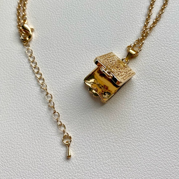 Gold plated open Pendant Necklace - Picture 2 of 4